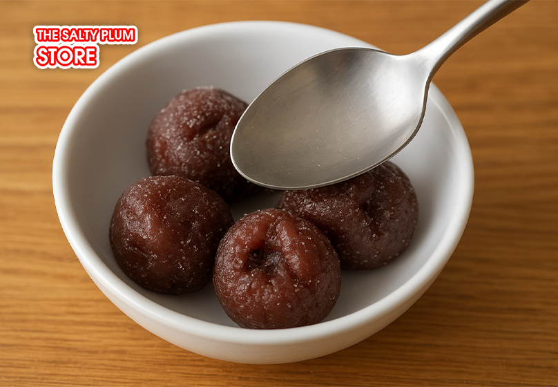 Prepare the salted plums